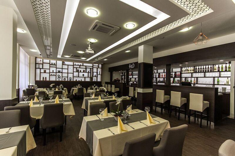Hotel Dombóvár エクステリア 写真