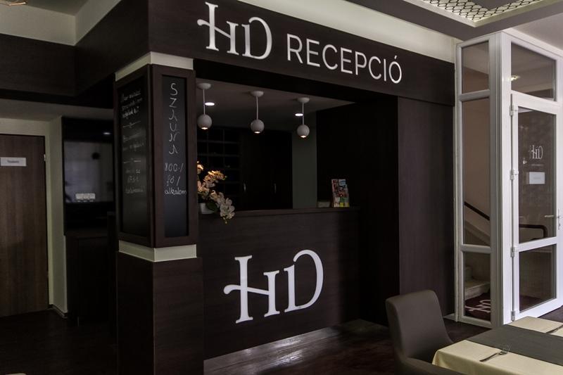 Hotel Dombóvár エクステリア 写真